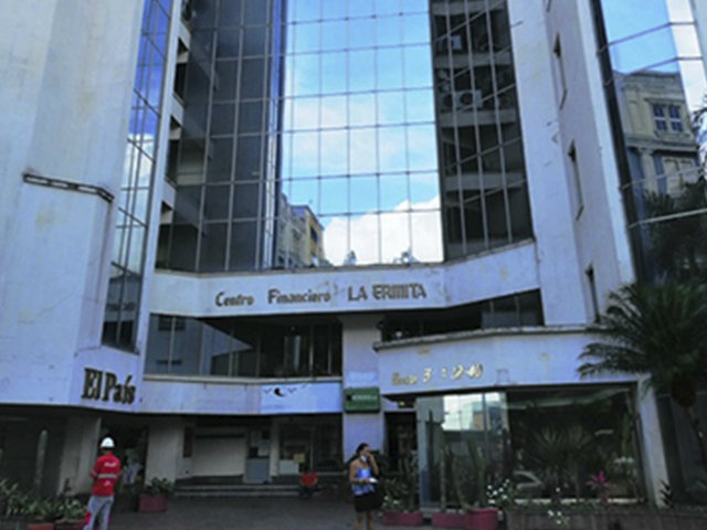 Oficina Centro Financiero La Ermita